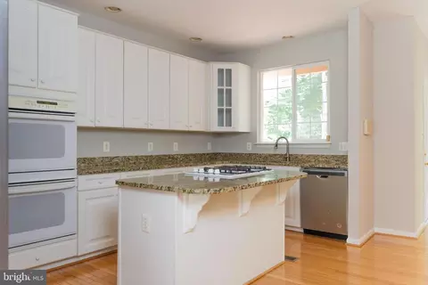 8437 Carmela Cir, Springfield, VA 22153 photo 30