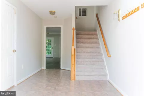8437 Carmela Cir, Springfield, VA 22153 photo 9