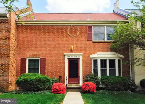 8531 Forrester Blvd, Springfield, VA 22152 photo 1