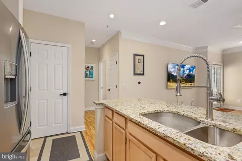 1570 Spring Gate Dr #7107, Mclean, VA 22102 photo 8