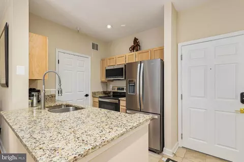 1570 Spring Gate Dr #7107, Mclean, VA 22102 photo 6