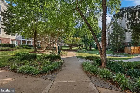 1570 Spring Gate Dr #7107, Mclean, VA 22102 photo 33