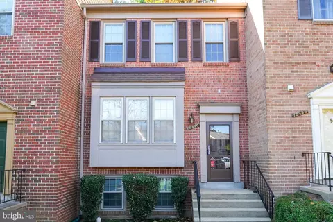 10450 Malone Ct, Fairfax, VA 22032