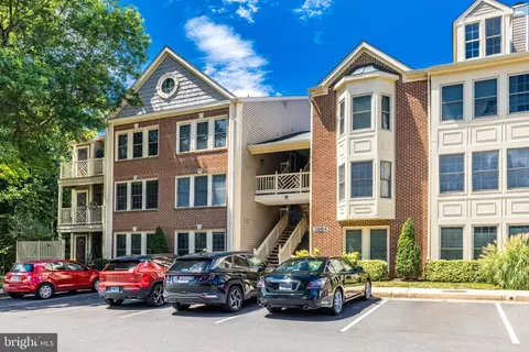 3804 Ridge Knoll Ct #312A, Fairfax, VA 22033