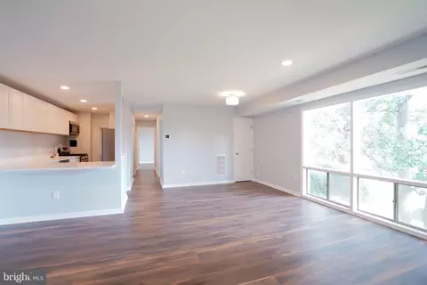 7336 Lee Hwy #102, Falls Church, VA 22046