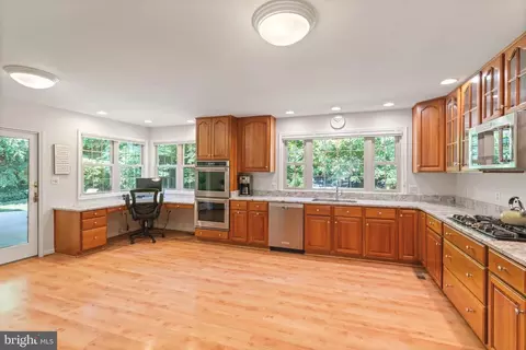 8617 Victoria Rd, Springfield, VA 22151 photo 14