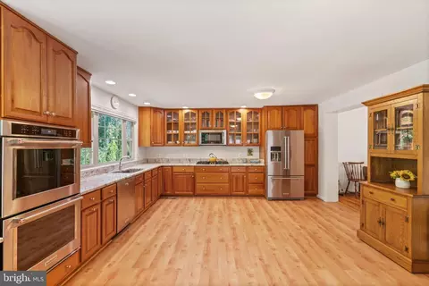 8617 Victoria Rd, Springfield, VA 22151 photo 13