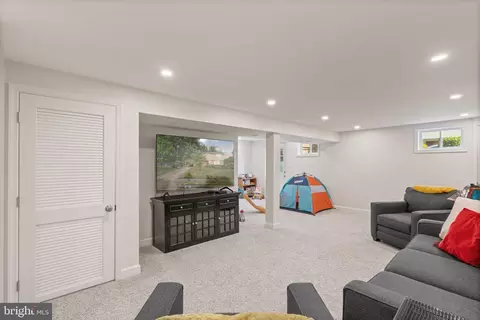 8617 Victoria Rd, Springfield, VA 22151 photo 35