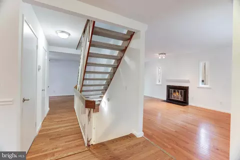 1512 Farsta Ct, Reston, VA 20190 photo 5
