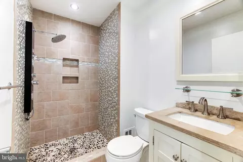 1512 Farsta Ct, Reston, VA 20190 photo 33