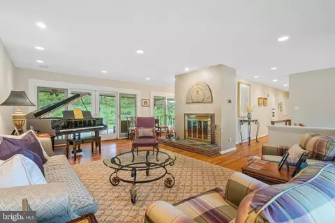 1504 Woodacre Dr, Mclean, VA 22101 photo 6