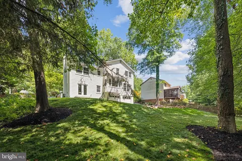 Exterior - 1848 Foxstone Dr, Vienna, VA 22182 photo 4 of 9