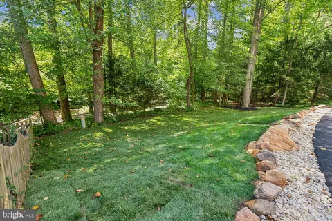 Exterior - 1848 Foxstone Dr, Vienna, VA 22182 photo 8 of 9
