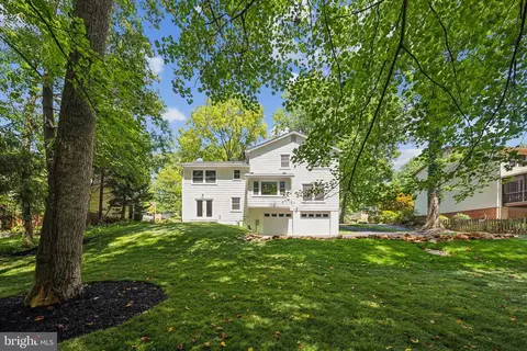 Exterior - 1848 Foxstone Dr, Vienna, VA 22182 photo 2 of 9