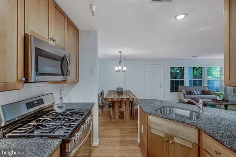 11400 Windleaf Ct #A, Reston, VA 20194 photo 18