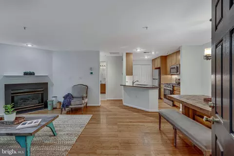 11400 Windleaf Ct #A, Reston, VA 20194 photo 4