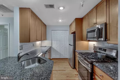 11400 Windleaf Ct #A, Reston, VA 20194 photo 16