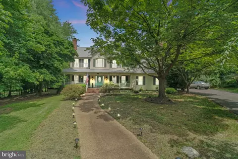 11256 Waples Mill Rd, Oakton, VA 22124