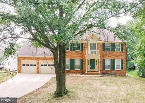 14821 Hunting Path Pl, Centreville, VA 20120
