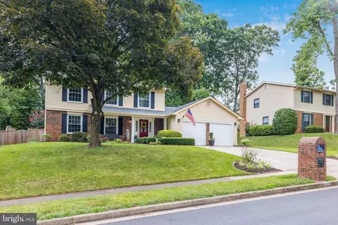 6920 Raspberry Plain Pl, Springfield, VA 22153