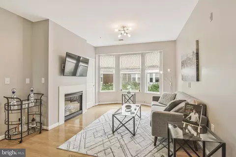 2665 Prosperity Ave #355, Fairfax, VA 22031