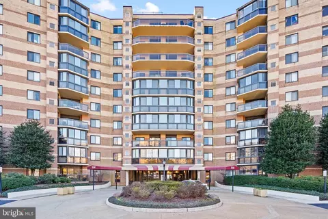 8360 Greensboro Dr #918, Mclean, VA 22102