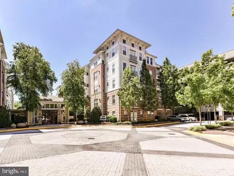 9486 Virginia Center Blvd #309, Vienna, VA 22181