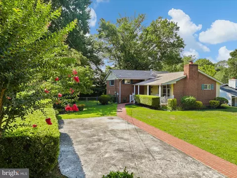 4804 Ravensworth Rd, Annandale, VA 22003