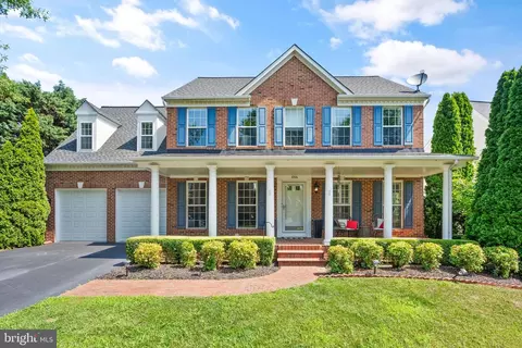 6506 John Thomas Dr, Alexandria, VA 22315