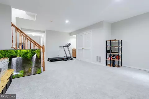 8887 Eagle Rock Ln, Springfield, VA 22153 photo 56