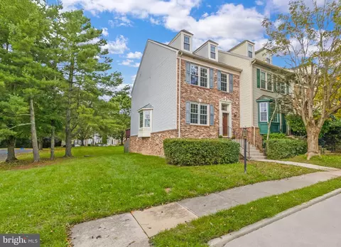 8887 Eagle Rock Ln, Springfield, VA 22153