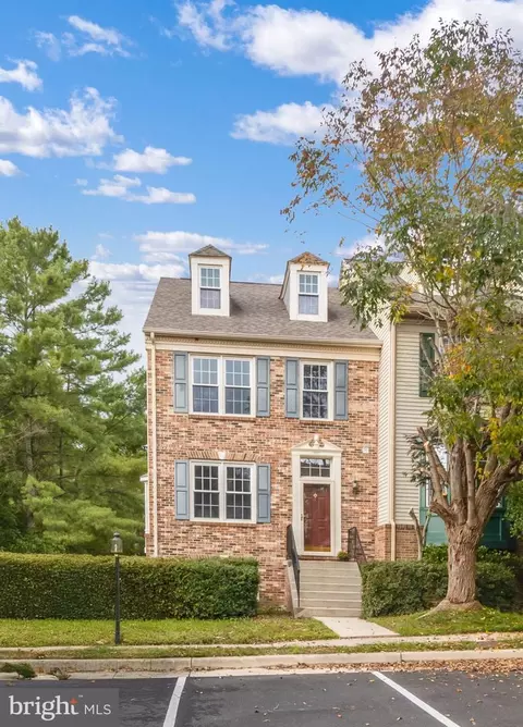 8887 Eagle Rock Ln, Springfield, VA 22153 photo 3