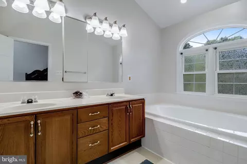 8887 Eagle Rock Ln, Springfield, VA 22153 photo 40