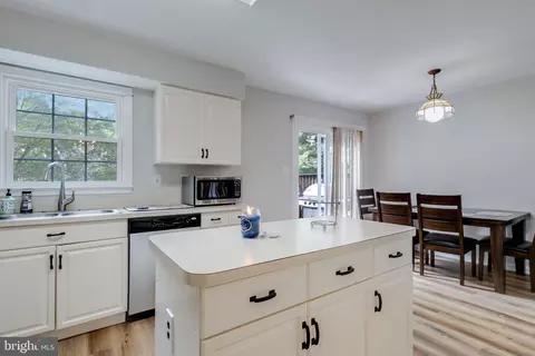 8887 Eagle Rock Ln, Springfield, VA 22153 photo 26