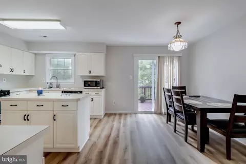 8887 Eagle Rock Ln, Springfield, VA 22153 photo 18