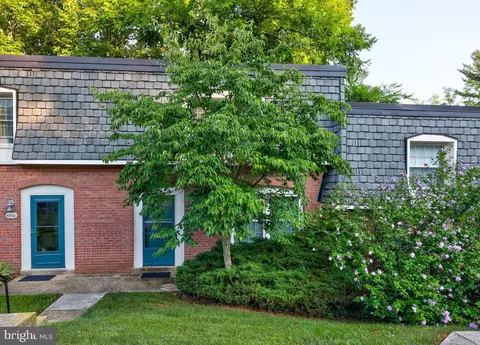 5928 Minutemen Rd #303, Springfield, VA 22152