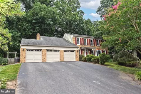 4801 N Hill Dr, Fairfax, VA 22030