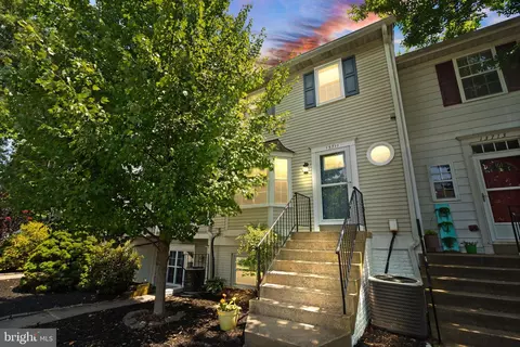 13711 Flowing Brook Ct #45B, Chantilly, VA 20151