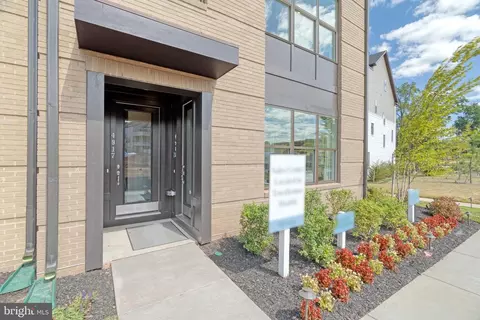 5016 Longmire Way #73, Chantilly, VA 20151