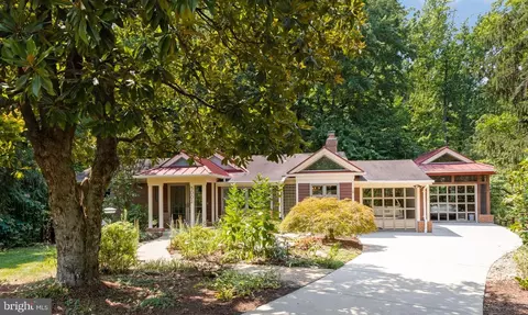 5002 Wenruth Pl, Annandale, VA 22003