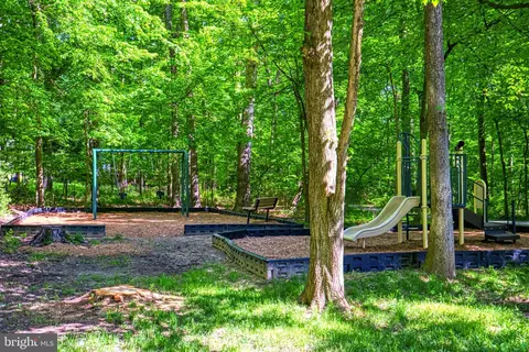View/Area - 2374 Generation Dr, Reston, VA 20191 photo 6 of 9