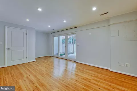 Living - 2374 Generation Dr, Reston, VA 20191 photo 9 of 10