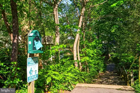 View/Area - 2374 Generation Dr, Reston, VA 20191 photo 5 of 9