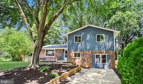 9826 Covent Ct, Fairfax, VA 22032