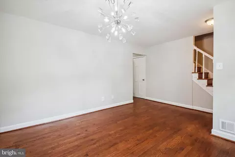2433 Alsop Ct, Reston, VA 20191 photo 4