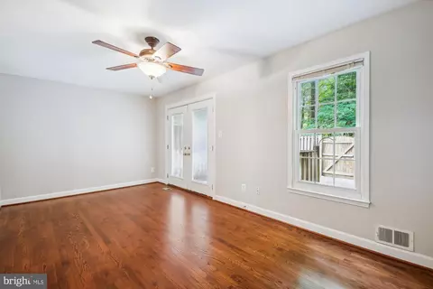 2433 Alsop Ct, Reston, VA 20191 photo 11