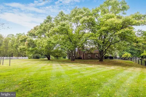 Exterior - 937 Bellview Rd, Mclean, VA 22102 photo 8 of 15