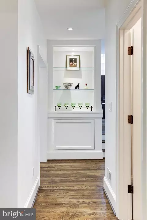 Entry Way - 937 Bellview Rd, Mclean, VA 22102 photo 7 of 14