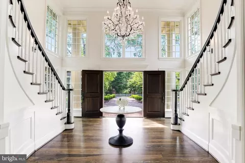 Entry Way - 937 Bellview Rd, Mclean, VA 22102 photo 2 of 14