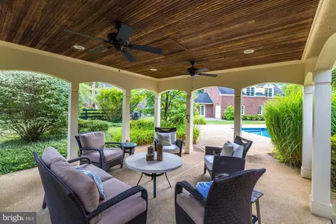 Exterior - 937 Bellview Rd, Mclean, VA 22102 photo 14 of 15